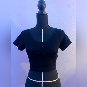 Black top size medium